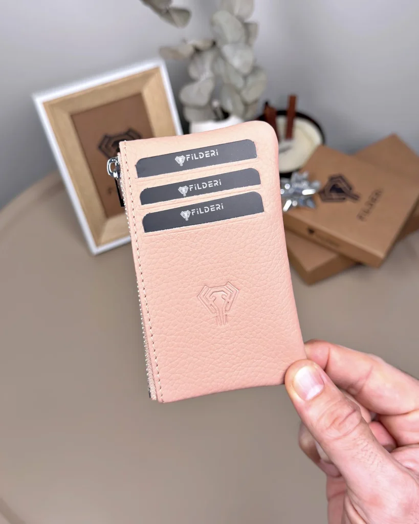 Slim Zip Leather Card Holder — Pink, 2126 — product view 1