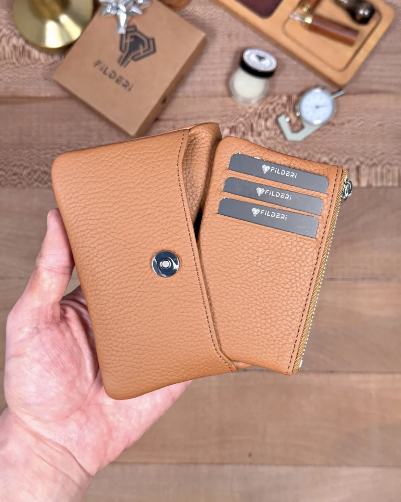 Compact Women's Leather Wallet — Cognac, 2152 — product view 1