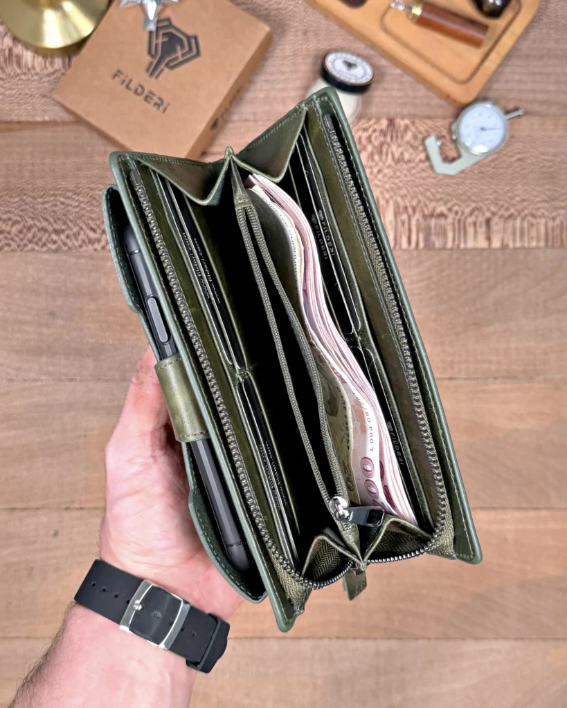 Large Zip Leather Phone Wallet — Green, 2040 — product view 1