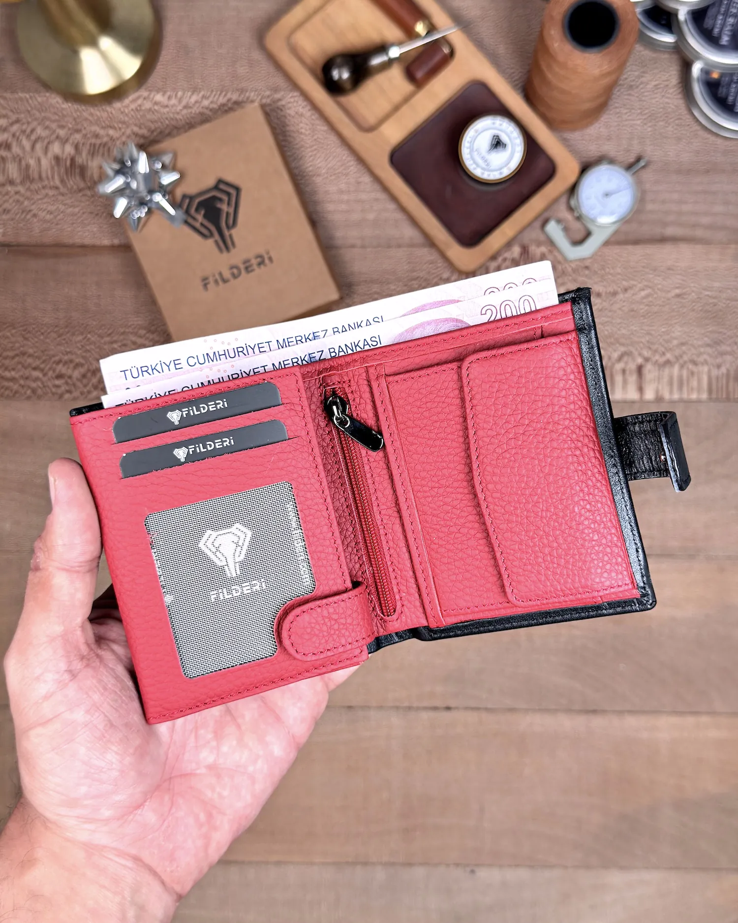 Two-Tone Leather Wallet — Guti, 2070