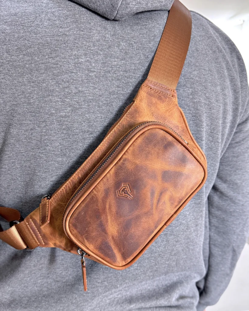 Leather Crossbody Bag — Hazelnut Brown, 2085 — product view 1